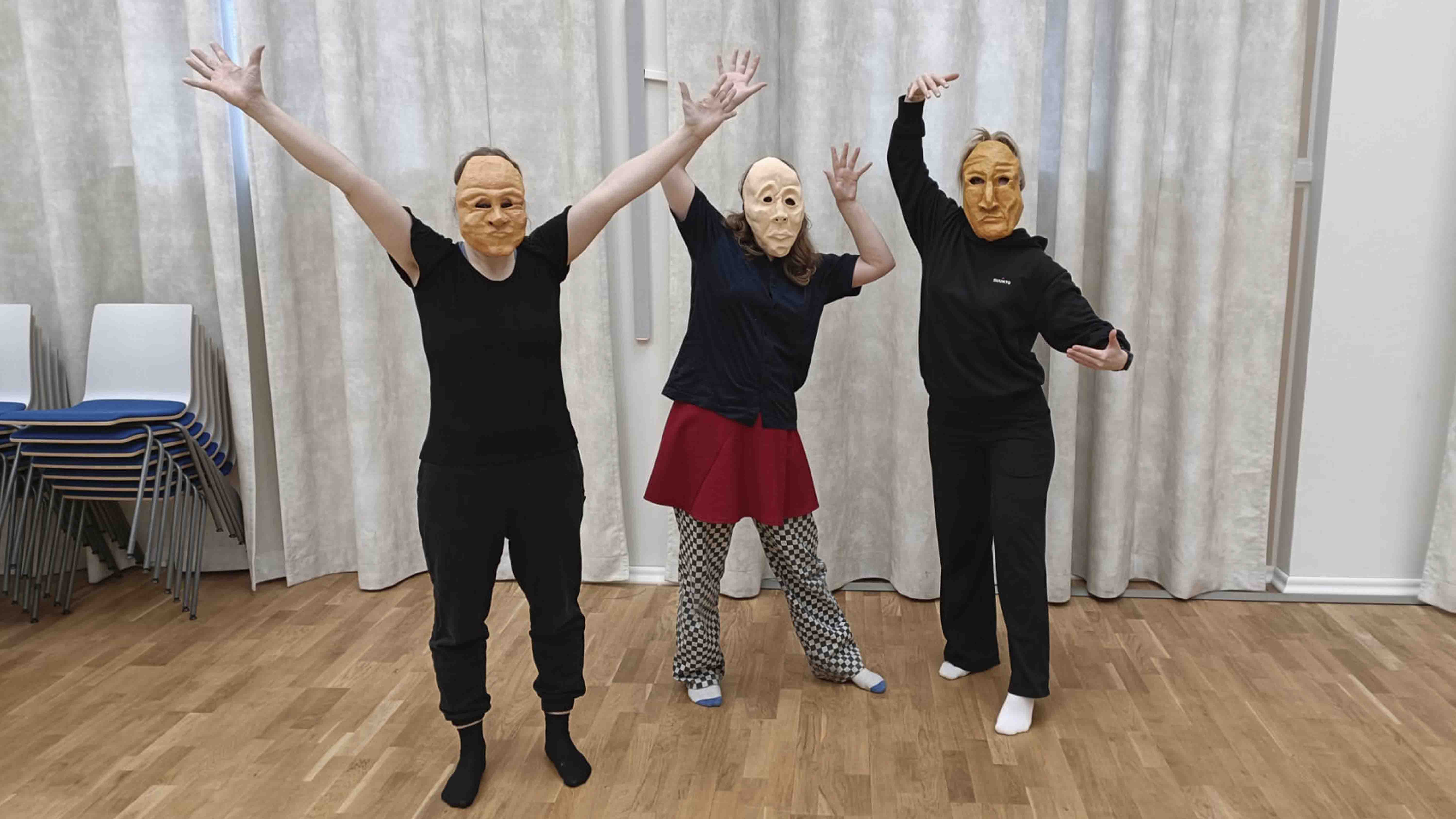 Naamioiden maailma kurssilta kuva